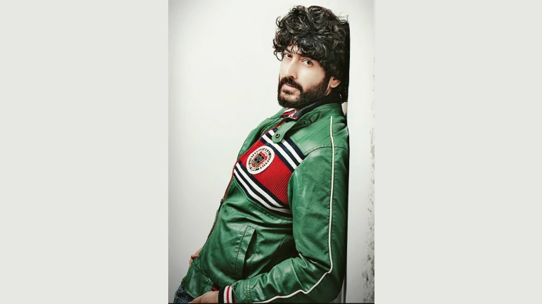 पुलवामा शहिदांवर अमित्रियानची 'रेड इंक' पुलवामा शहिदांवर अमित्रियानची 'रेड इंक'