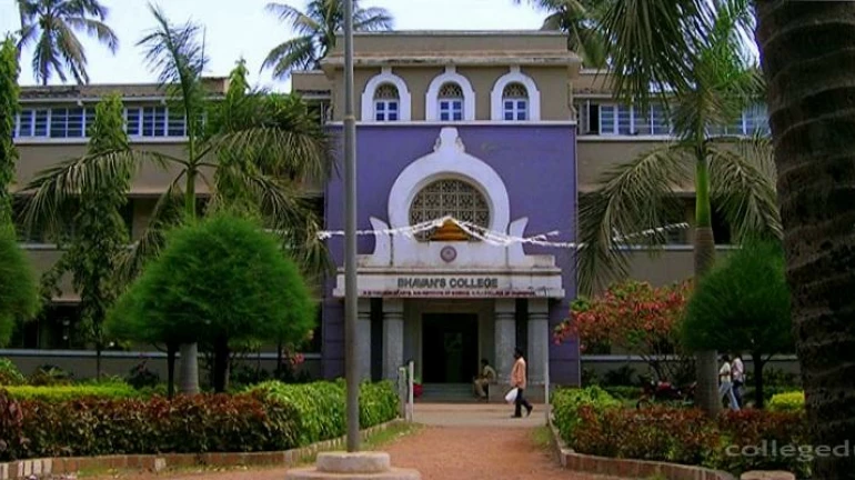 प्राध्यापकाविरोधात विद्यार्थिनीची विनयभंगाची तक्रार प्राध्यापकाविरोधात विद्यार्थिनीची विनयभंगाची तक्रार