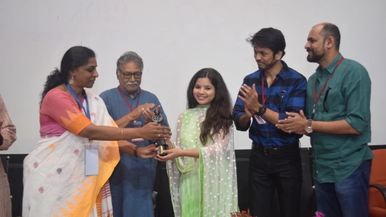 आॅनस्क्रीन आनंदीबाईंना सरस्वती पुरस्कार आॅनस्क्रीन आनंदीबाईंना सरस्वती पुरस्कार