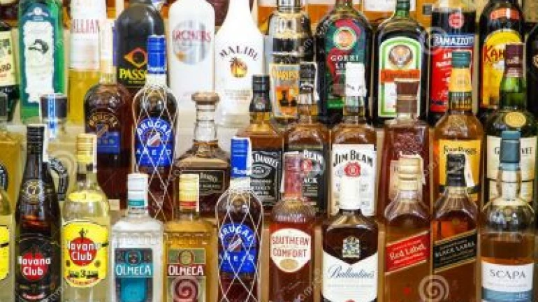 वडाळातून १० लाखांची बनावट दारू जप्त वडाळातून १० लाखांची बनावट दारू जप्त