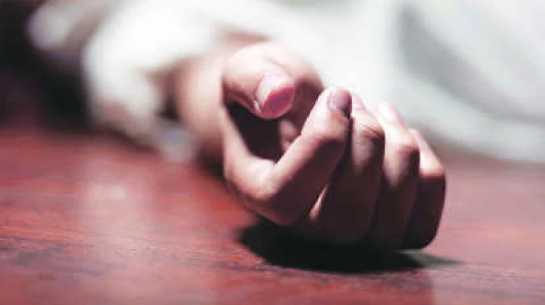 एकटेपणामुळे वृद्धेची तर तक्रारीच्या भितीने विद्यार्थ्याची आत्महत्या एकटेपणामुळे वृद्धेची तर तक्रारीच्या भितीने विद्यार्थ्याची आत्महत्या