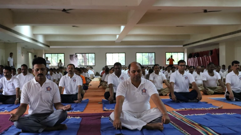 १५० लठ्ठ पोलिसांचं महिन्यात ५ किलो वजन घटलं १५० लठ्ठ पोलिसांचं महिन्यात ५ किलो वजन घटलं