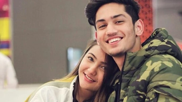 Aashika Bhatia and Bhavin Bhanushali join Shweta Tiwari in AltBalaji's 'Hum Tum and Them' Aashika Bhatia and Bhavin Bhanushali join Shweta Tiwari in AltBalaji's 'Hum Tum and Them'