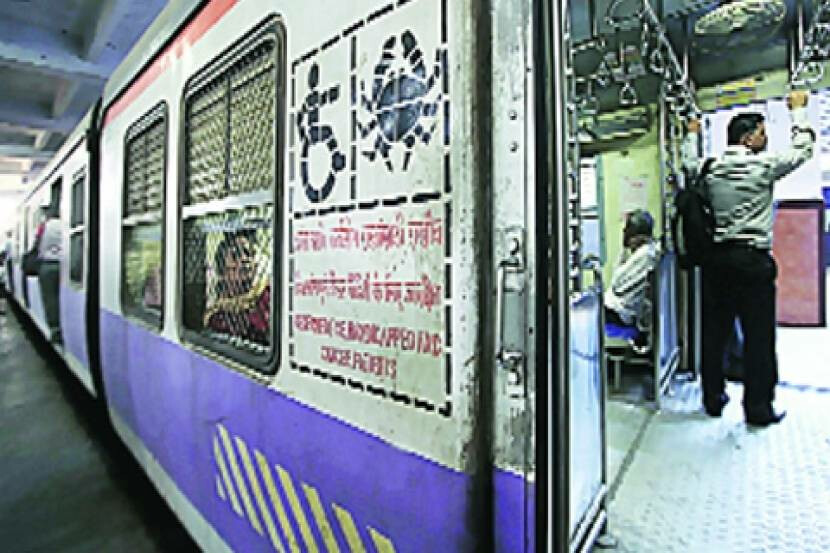 अपंगांच्या डब्यांतून प्रवास करणाऱ्या ६५ हजार प्रवाशांवर कारवाई