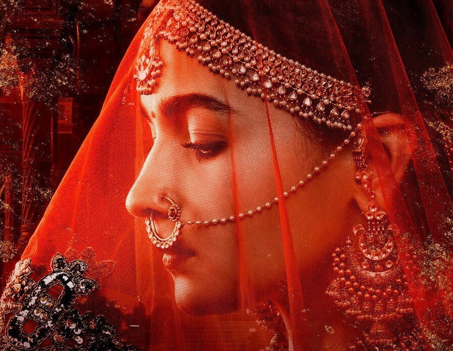 शाही अवतार में नजर आईं आलिया भट्ट, 'कलंक' का एक और पोस्टर हुआ रिलीज