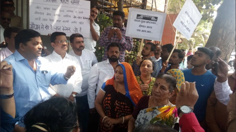 आर्किटेक्ट चंदन केळकर यांच्या कार्यालयावर मोतीलाल नगर रहिवाशांचा मोर्चा आर्किटेक्ट चंदन केळकर यांच्या कार्यालयावर मोतीलाल नगर रहिवाशांचा मोर्चा