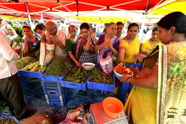 Maharashtra government to initiate weekly markets in urban areas to help farmers