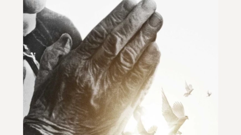 नोबेल पुरस्कार विजेता संत मदर टेरेसा की बायोपिक पोस्टर आया सामने नोबेल पुरस्कार विजेता संत मदर टेरेसा की बायोपिक पोस्टर आया सामने