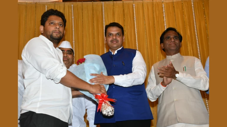 महाराष्ट्र में कांग्रेस को बड़ा झटका, नेता प्रतिपक्ष राधाकृष्ण विखे पाटिल के बेटे सुजय बीजेपी में शामिल
