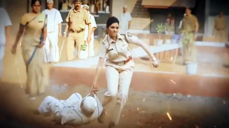 हा पहा मुक्ताचा डॅशिंग लुक हा पहा मुक्ताचा डॅशिंग लुक