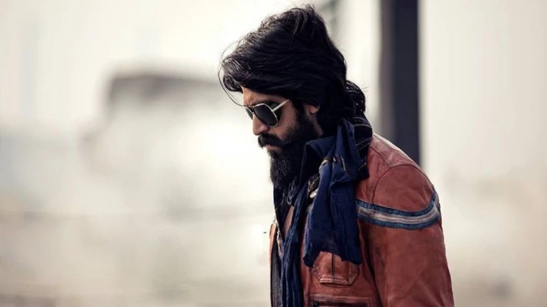 KGF एक्टर यश ने फिर से शुरू की 'केजीएफ 2' की शूटिंग KGF एक्टर यश ने फिर से शुरू की 'केजीएफ 2' की शूटिंग