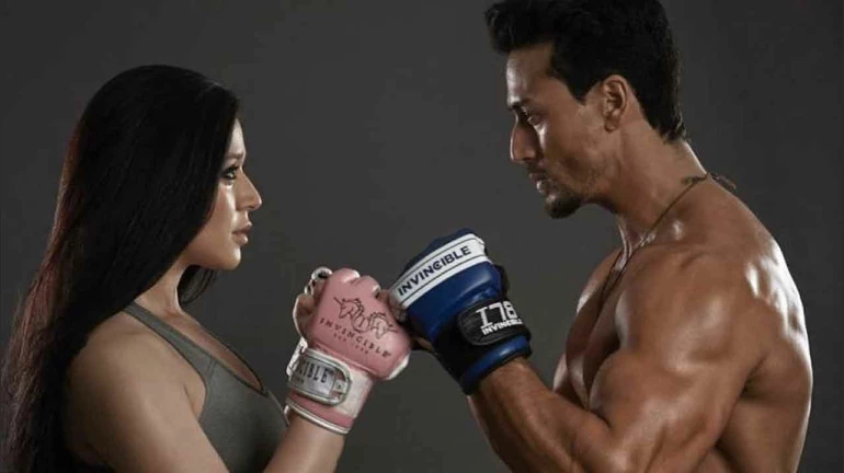 टाइगर श्रॉफ ने बहन के साथ मिलकर लॉन्च किया मेट्रिक्स फाइट नाइट टाइगर श्रॉफ ने बहन के साथ मिलकर लॉन्च किया मेट्रिक्स फाइट नाइट