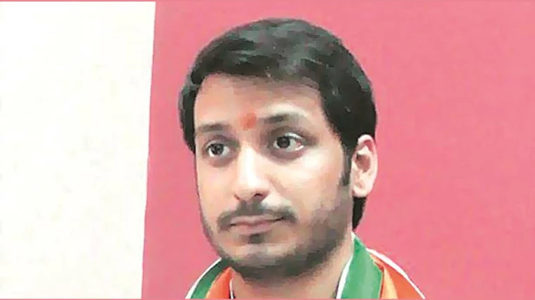 पवारांची तिसरी पिढी निवडणुकीच्या रिंगणात पवारांची तिसरी पिढी निवडणुकीच्या रिंगणात