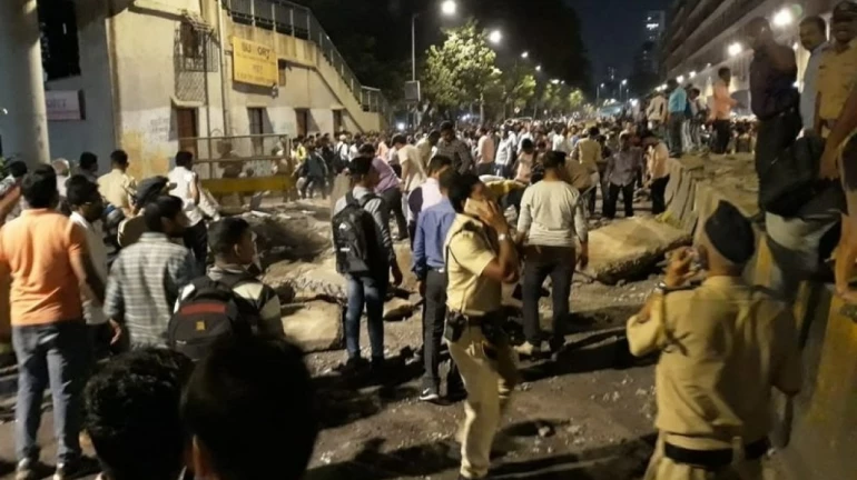 CSMT Bridge Collapse: FIR registered against BMC, Railway officials for negligence CSMT Bridge Collapse: FIR registered against BMC, Railway officials for negligence