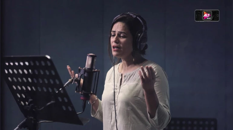 Mona Singh sings an emotional track for AltBalaji's 'Kehne Ko Humsafar Hain 2' Mona Singh sings an emotional track for AltBalaji's 'Kehne Ko Humsafar Hain 2'