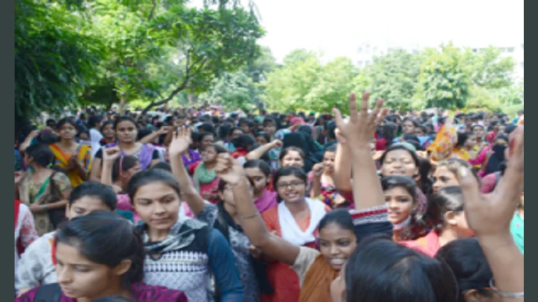J.J. College medical students protest against 'no short skirts' diktat