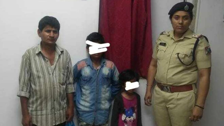 बहिणीच्या प्रेमापोटी काहीही करू शकतो, भावाचं प्रेम पाहून पोलिसही गहिवरले बहिणीच्या प्रेमापोटी काहीही करू शकतो, भावाचं प्रेम पाहून पोलिसही गहिवरले