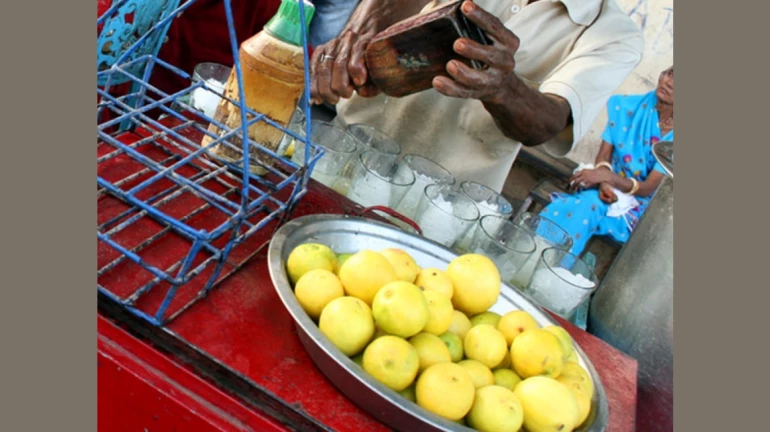 CR bans the sale of lemon and other artificial juices at Mumbai railway stations