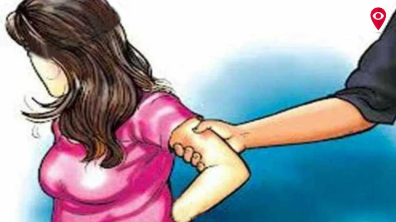 लड़की को सरेआम जबरन किस करने वाला सिरफिरा आशिक गिरफ्तार लड़की को सरेआम जबरन किस करने वाला सिरफिरा आशिक गिरफ्तार