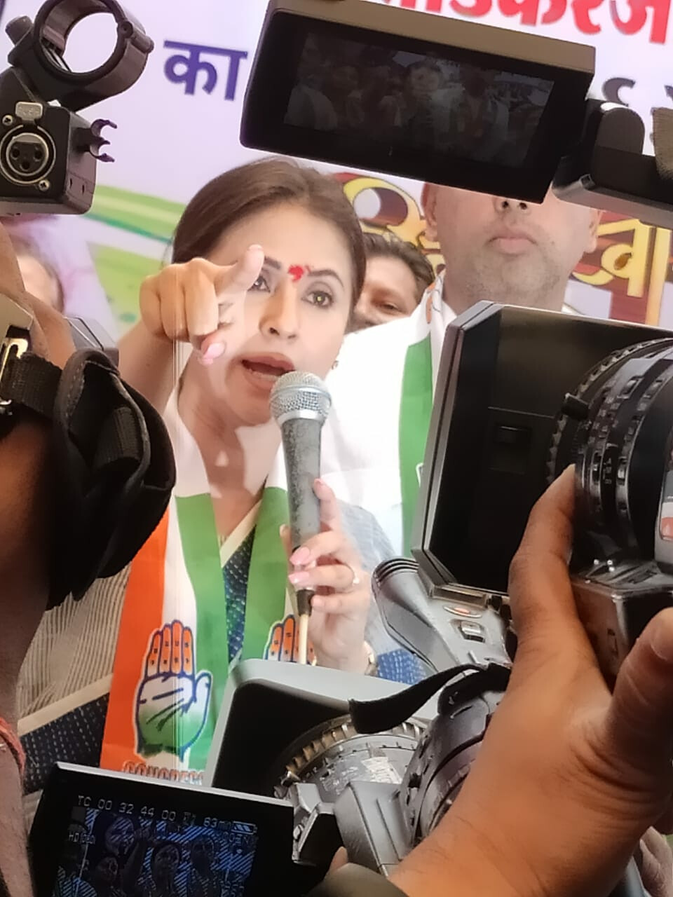 मैं महाराष्ट्र की मुलगी और महाराष्ट्र मेरा - उर्मिला मातोंडकर, जनता का नब्ज टटोलने की कोशिश