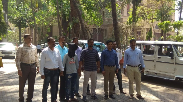 आईला भेटायला आला आणि भुरट्या चोरांचा बळी ठरला आईला भेटायला आला आणि भुरट्या चोरांचा बळी ठरला