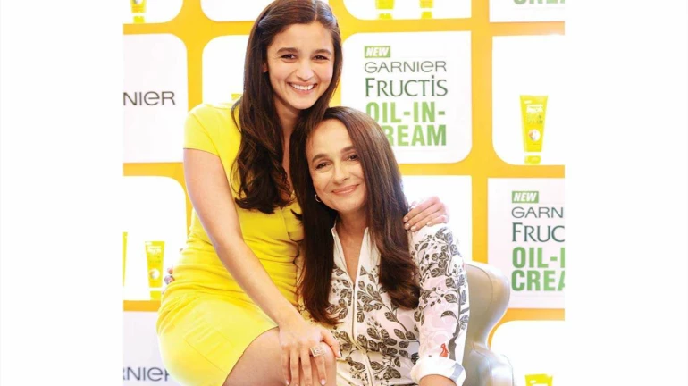 आलिया भट्ट की पर्सनल लाइफ को लेकर सामने आईं उनकी मां सोनी राजदान आलिया भट्ट की पर्सनल लाइफ को लेकर सामने आईं उनकी मां सोनी राजदान