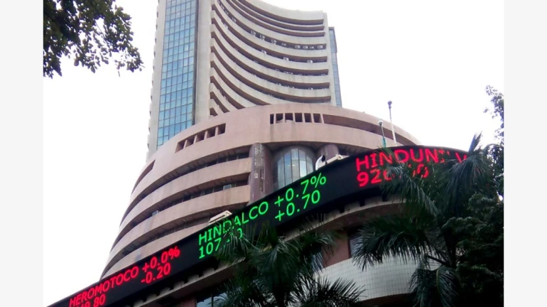 सेन्सेक्सचं नवं वर्ष स्वागत! गाठला ३९ हजारांचा पल्ला सेन्सेक्सचं नवं वर्ष स्वागत! गाठला ३९ हजारांचा पल्ला