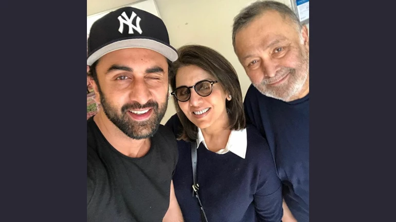 बीमार पिता ऋषि कपूर से मिलने पहुंचे रणबीर कपूर बीमार पिता ऋषि कपूर से मिलने पहुंचे रणबीर कपूर