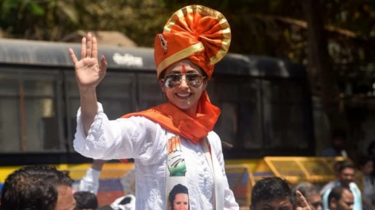 उर्मिला मातोंडकरकडे ६९ कोटींची संपत्ती, इतर उमेदवारांच्या संपत्तीत 'इतकी' झाली वाढ उर्मिला मातोंडकरकडे ६९ कोटींची संपत्ती, इतर उमेदवारांच्या संपत्तीत 'इतकी' झाली वाढ