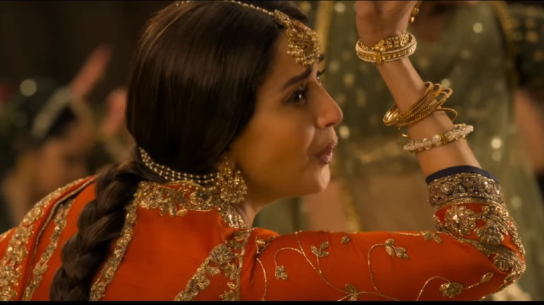 Kalank's new song 'Tabaah Ho Gaye' featuring Madhuri Dixit released