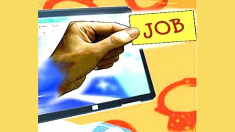 रेल्वेत नोकरीच्या नावाखाली ७ तरुणांना ३० लाखांचा गंडा रेल्वेत नोकरीच्या नावाखाली ७ तरुणांना ३० लाखांचा गंडा