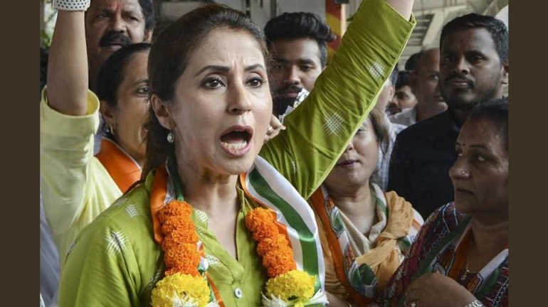 उर्मिला यांच्या प्रचार रॅलीदरम्यान पुन्हा मोदींच्या घोषणा उर्मिला यांच्या प्रचार रॅलीदरम्यान पुन्हा मोदींच्या घोषणा