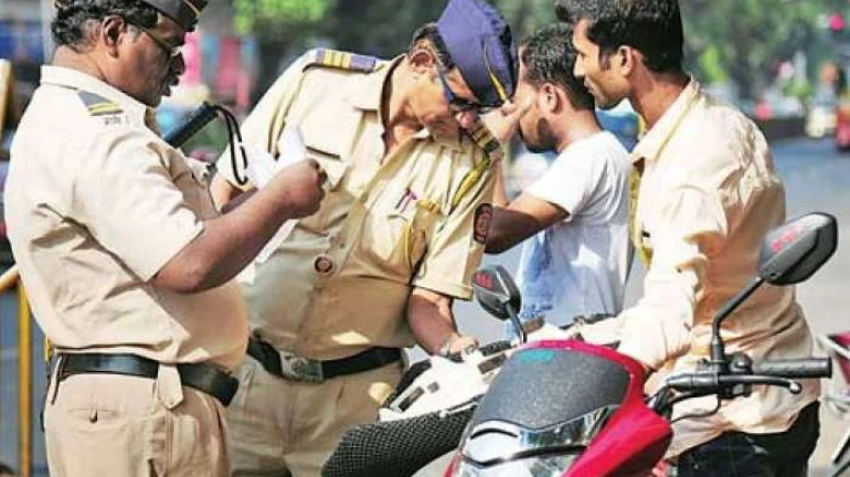 'शब-ए-बारात' में रैश ड्राइविंग, 14 लोगों पर कार्रवाई 'शब-ए-बारात' में रैश ड्राइविंग, 14 लोगों पर कार्रवाई