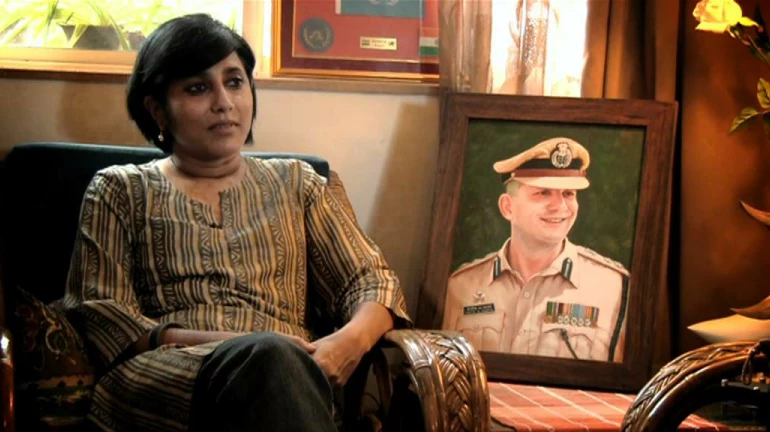 शहीद अशोक काम्टे की पत्नी हुई टकटक गैंग की शिकार शहीद अशोक काम्टे की पत्नी हुई टकटक गैंग की शिकार