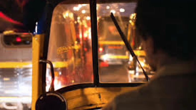 साथीदाराच्या मदतीने वृद्धमहिलांना लुबाडणाऱ्या रिक्षा चालकाचा पर्दाफाश साथीदाराच्या मदतीने वृद्धमहिलांना लुबाडणाऱ्या रिक्षा चालकाचा पर्दाफाश