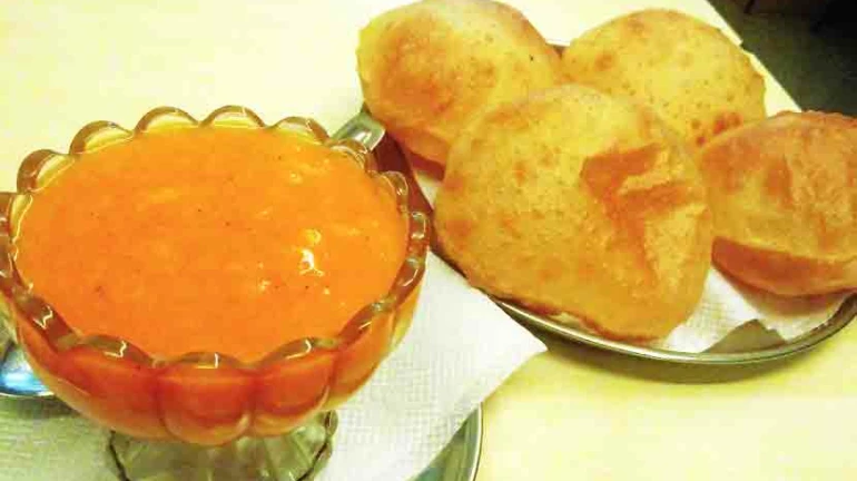 आमरस पुरी खायचीय? मग मुंबईतल्या '५' हॉटेल्सना भेट द्या आमरस पुरी खायचीय? मग मुंबईतल्या '५' हॉटेल्सना भेट द्या