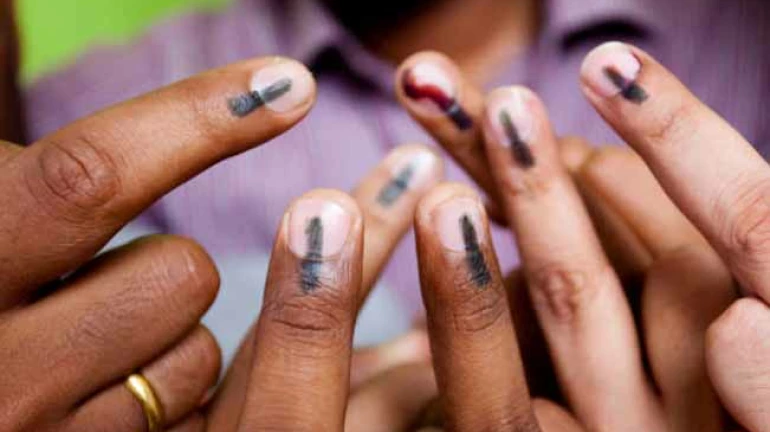 निवडणुकीत तुमच्या बोटावर वापरली जाणारी 'शाई' अशी बनते निवडणुकीत तुमच्या बोटावर वापरली जाणारी 'शाई' अशी बनते