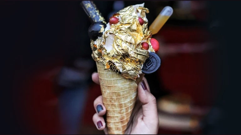 चक्क! २४ कॅरेट सोन्याचं आईस्क्रिम चक्क! २४ कॅरेट सोन्याचं आईस्क्रिम