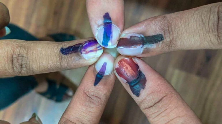 फ्लैश टैंक में मिले वोटर ID कार्ड पर चुनाव आयोग ने लिया संज्ञान फ्लैश टैंक में मिले वोटर ID कार्ड पर चुनाव आयोग ने लिया संज्ञान