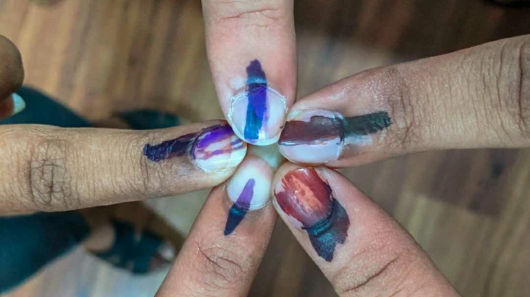 maharashtra assembly elections 2019: मुंबईसह राज्यभरात मतदानाचा टक्का घसरला maharashtra assembly elections 2019: मुंबईसह राज्यभरात मतदानाचा टक्का घसरला