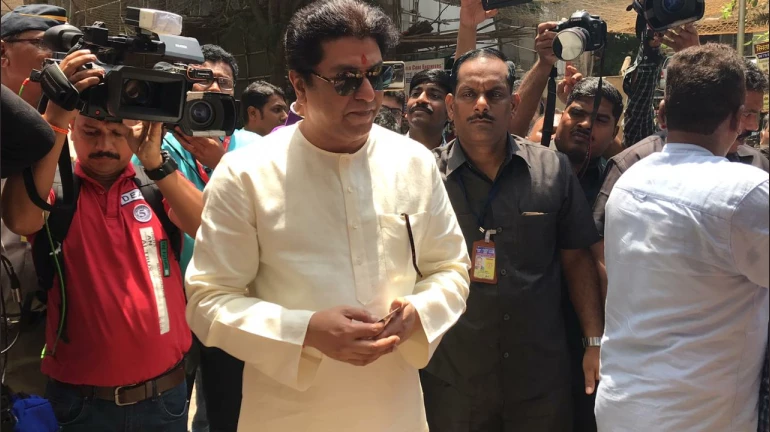 राज ठाकरे ममता दीदींच्या भेटीला, ईव्हीएमविरोधाला मिळणार बळ राज ठाकरे ममता दीदींच्या भेटीला, ईव्हीएमविरोधाला मिळणार बळ