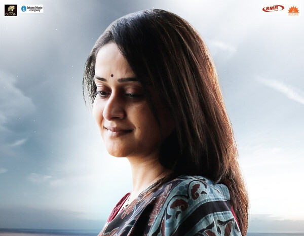 मृणालचा 'वेलकम' लुक!