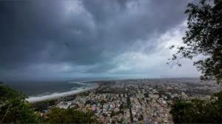 Mumbaikars to experience heavy rainfall, tidal waves from May 14-16