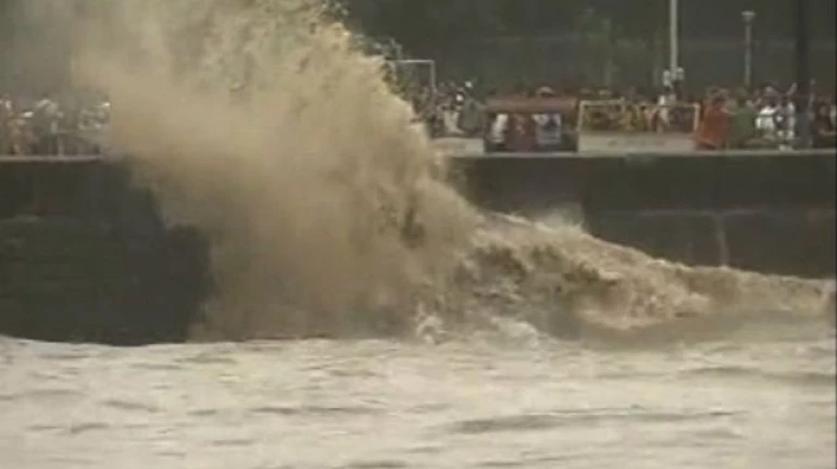 Monsoon in Mumbai: High Tide for 28 days, Neap Tide for 12 days