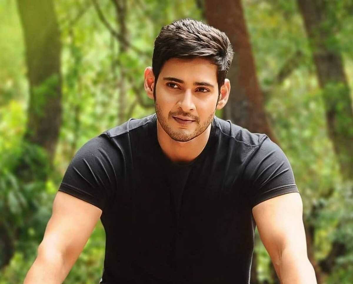 'महर्षी' महेशबाबूला पाहून फॅन्स का झाले सुपर क्रेझी!