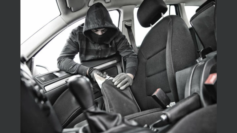 ३ मिनिटांत कार चोरणाऱ्या अट्टल चोराला अटक ३ मिनिटांत कार चोरणाऱ्या अट्टल चोराला अटक