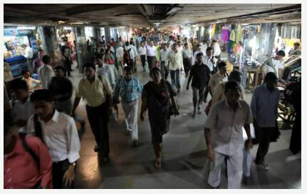 चर्चगेट स्टेशन सबवे पर  लगेगे एस्केलेटर्स