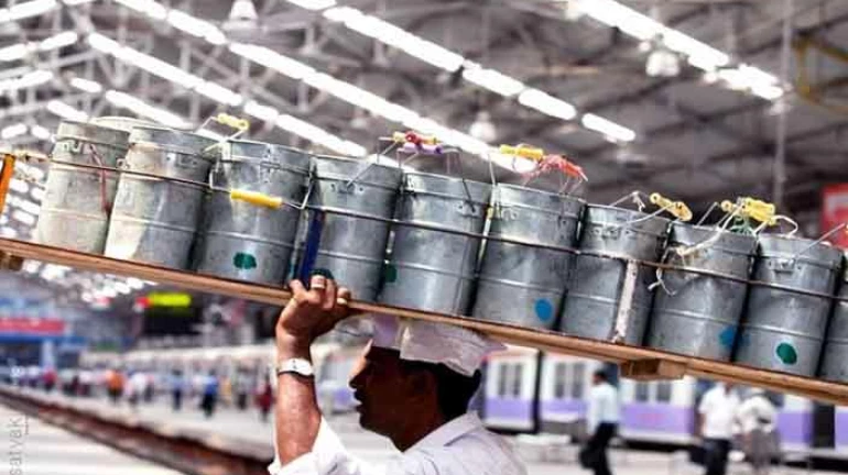 दक्षिण मुंबई में कुछ स्कूलों ने डब्बेवालों पर लगाई पाबंदी दक्षिण मुंबई में कुछ स्कूलों ने डब्बेवालों पर लगाई पाबंदी