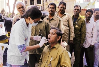 ८५ टक्के रिक्षाचालक करतात तंबाखूचे सेवन