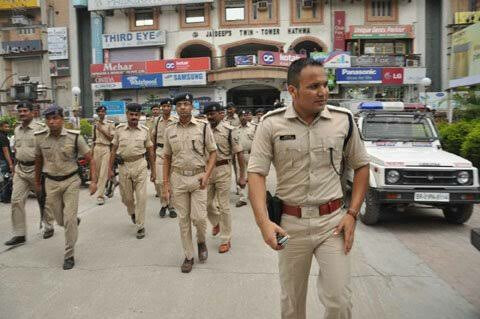 दबंग 'लांडें'च्या कारवाईचा वरिष्ठ पोलिस अधिकाऱ्यांनी घेतला धसका